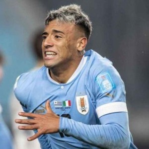 开云体育网站官方入口-红牌停赛两场成就决赛进球英雄 乌拉圭中卫捧银球