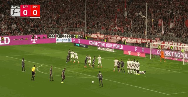 1727549385089024397.gif 奥利塞任意球.gif